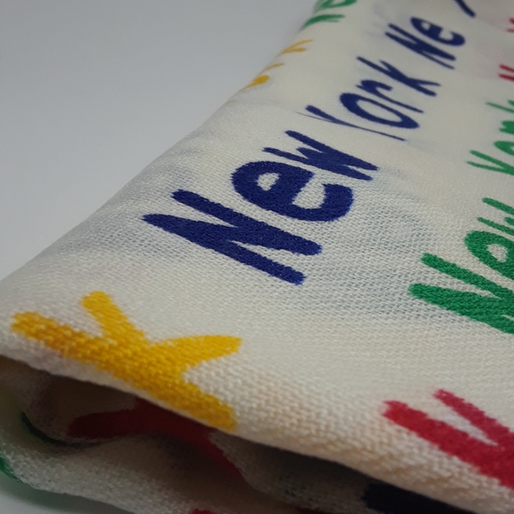 New York Scarf Shawl - Picture 3 of 3